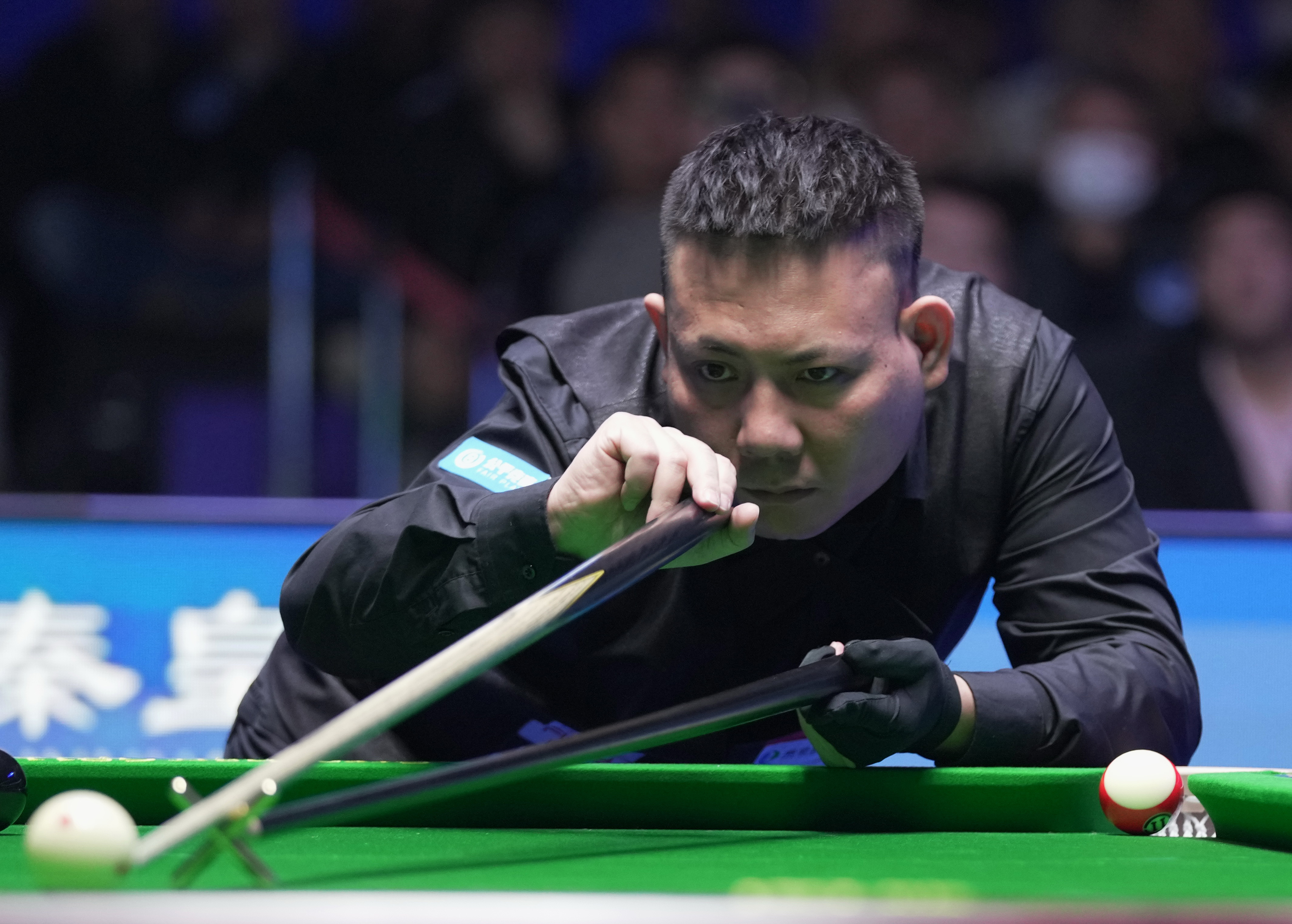 两地的青少 两地的青少