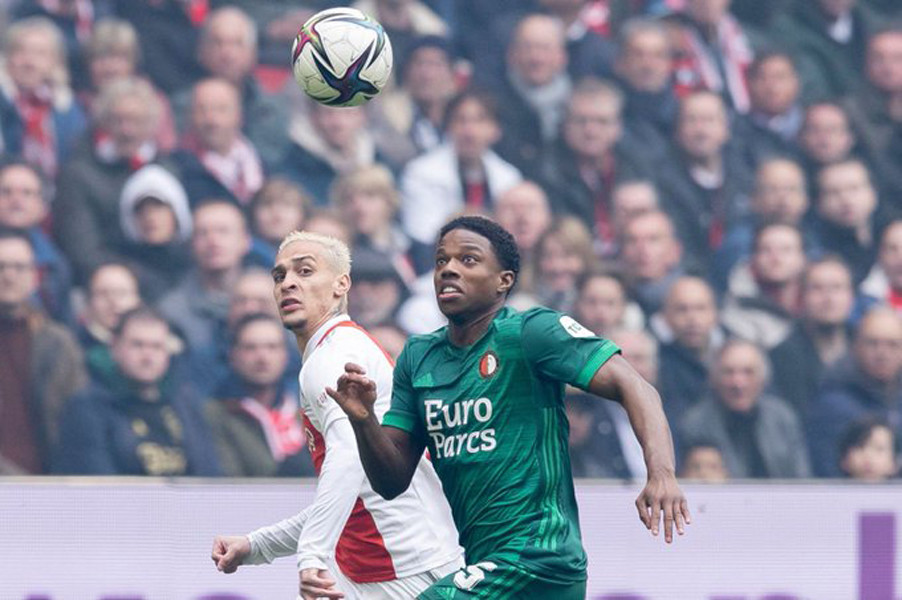 在被指控使 在被指控使